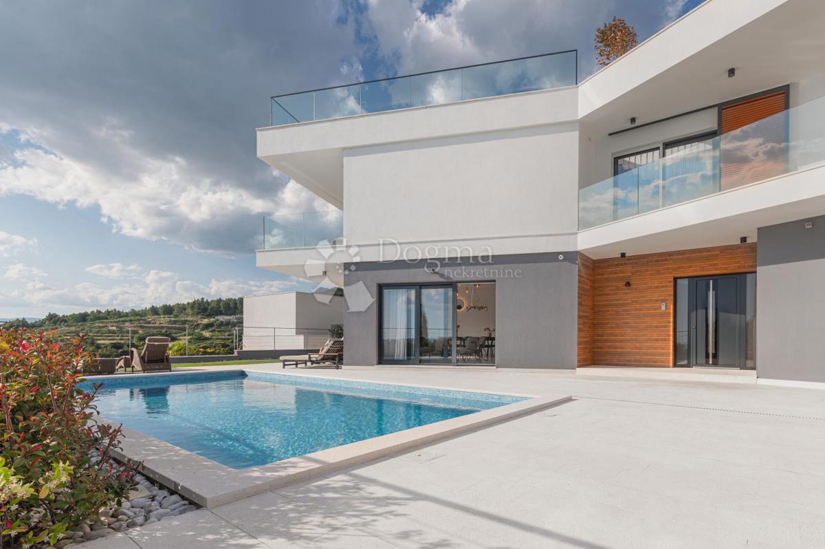 Eccezionale villa di lusso con vista panoramica sul mare a Podstrana
