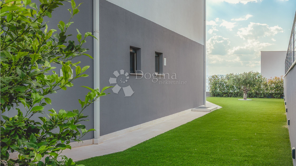 Eccezionale villa di lusso con vista panoramica sul mare a Podstrana