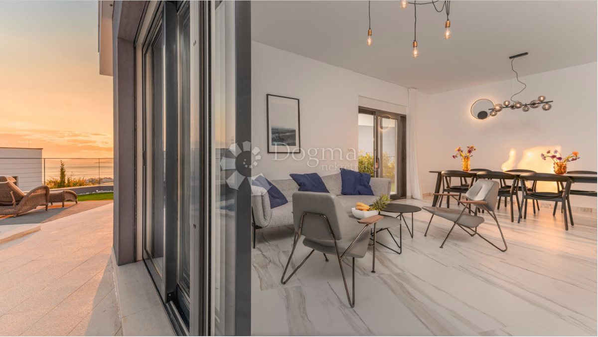 Eccezionale villa di lusso con vista panoramica sul mare a Podstrana