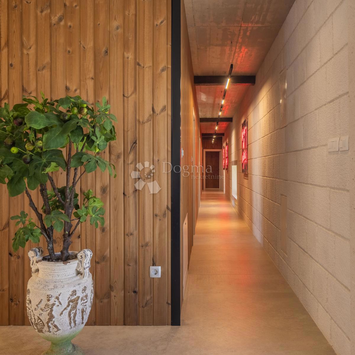 Casa Prisoje, Dicmo, 240m2