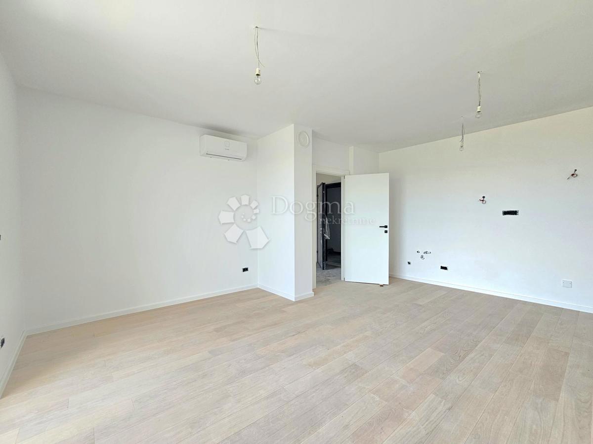 Nuovo edificio, ascensore, 1 posto auto