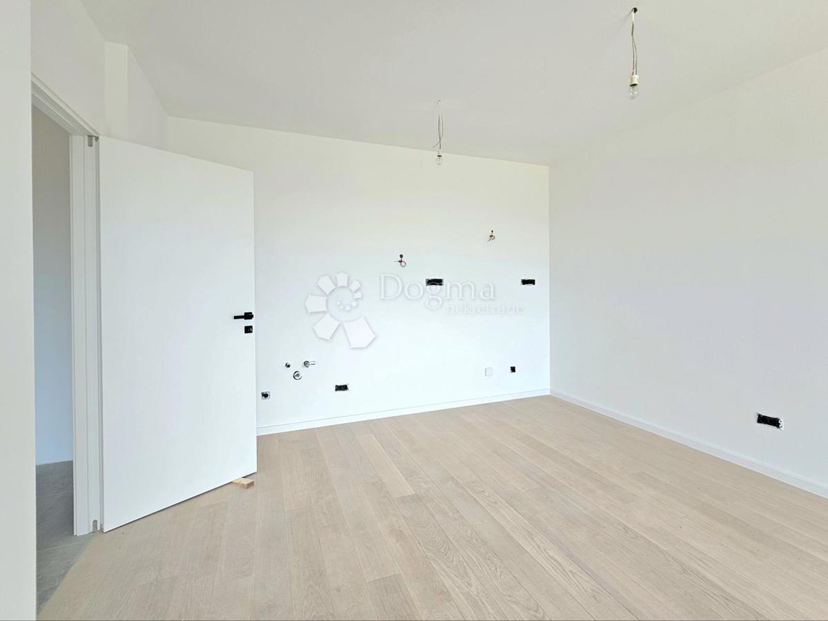 Nuovo edificio, ascensore, 1 posto auto