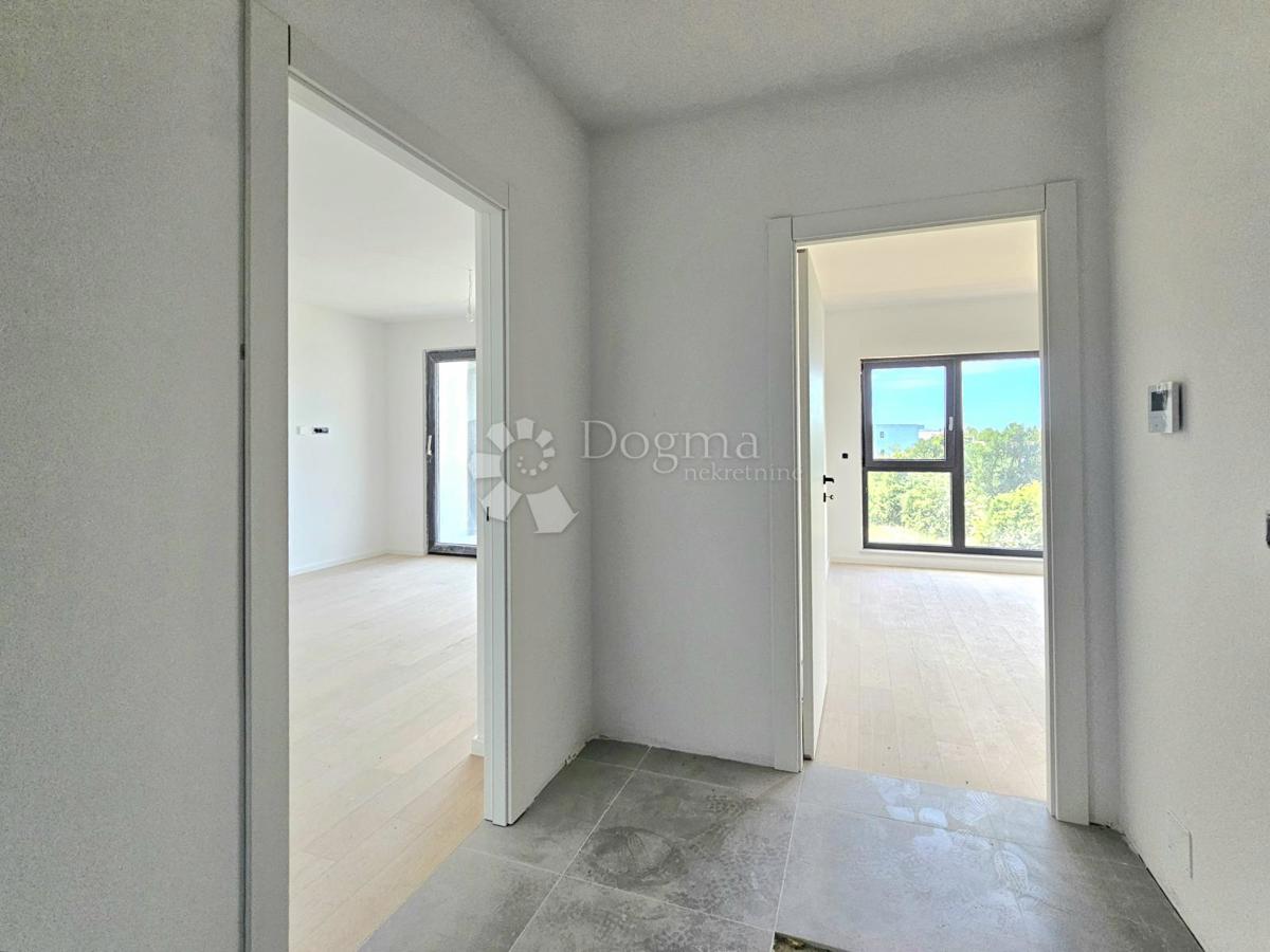 Nuovo edificio, ascensore, 1 posto auto