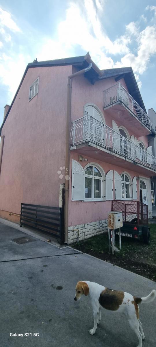 Casa Borovo Naselje, Vukovar, 270m2