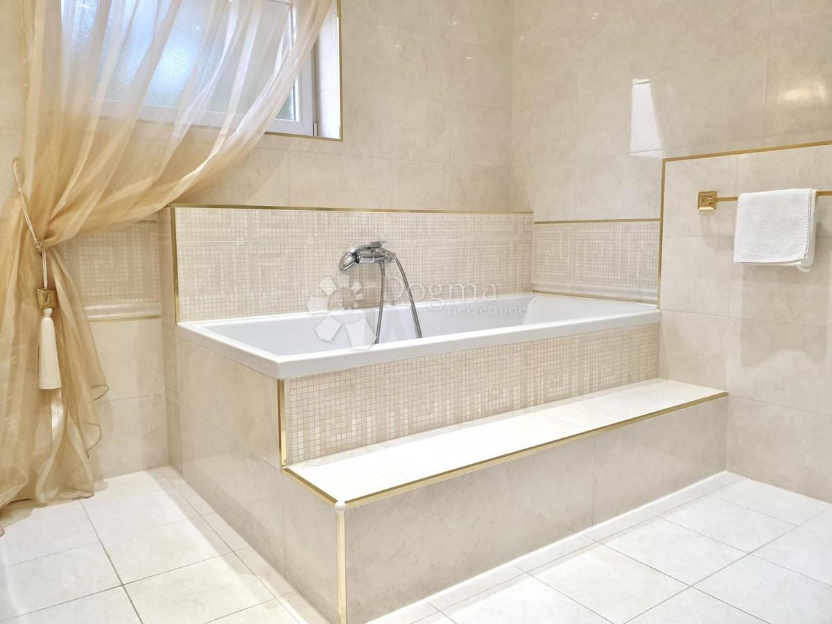 Casa Dramalj, Crikvenica, 205m2