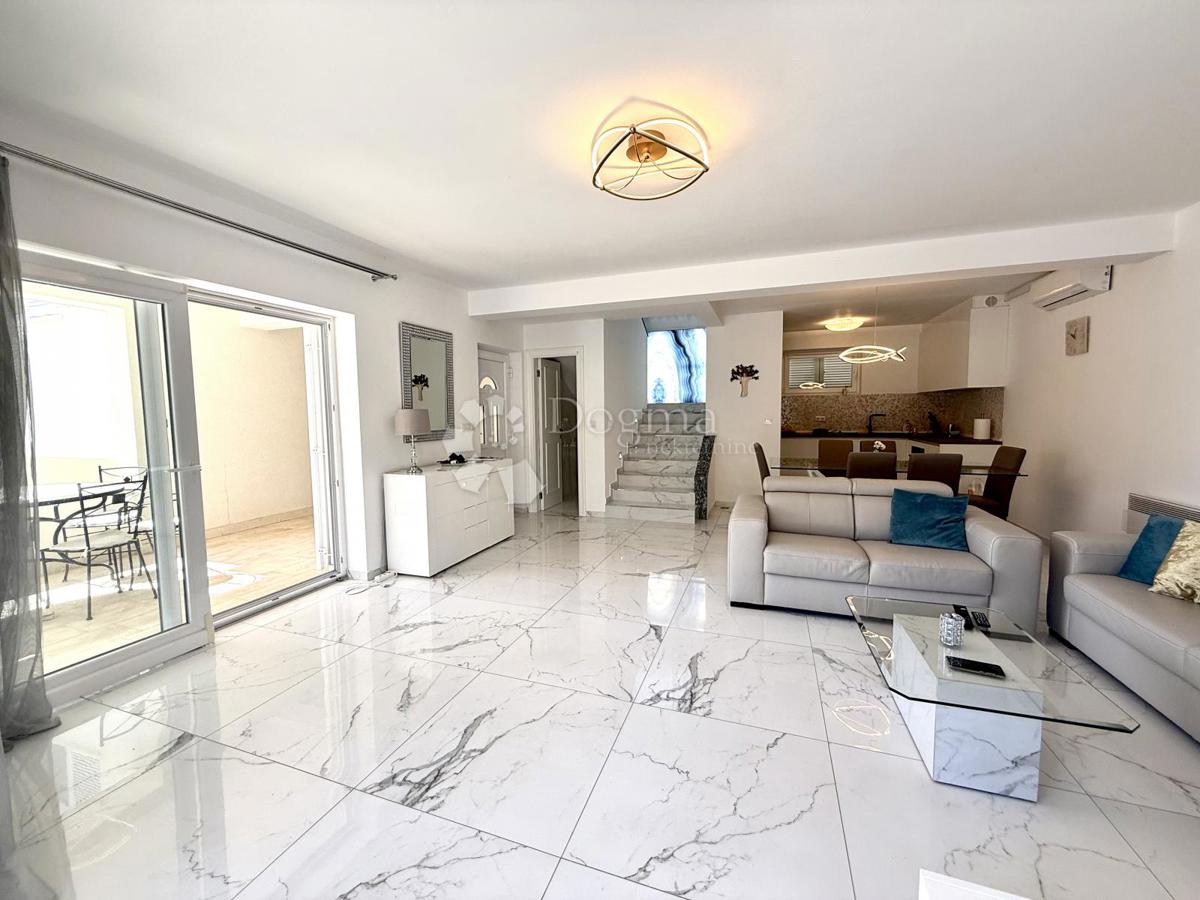 Casa Dramalj, Crikvenica, 205m2