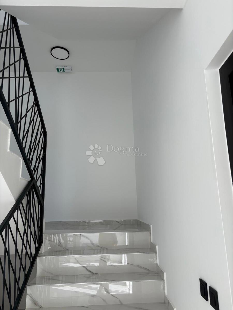 Allogio Škrapavac, Privlaka, 213,17m2