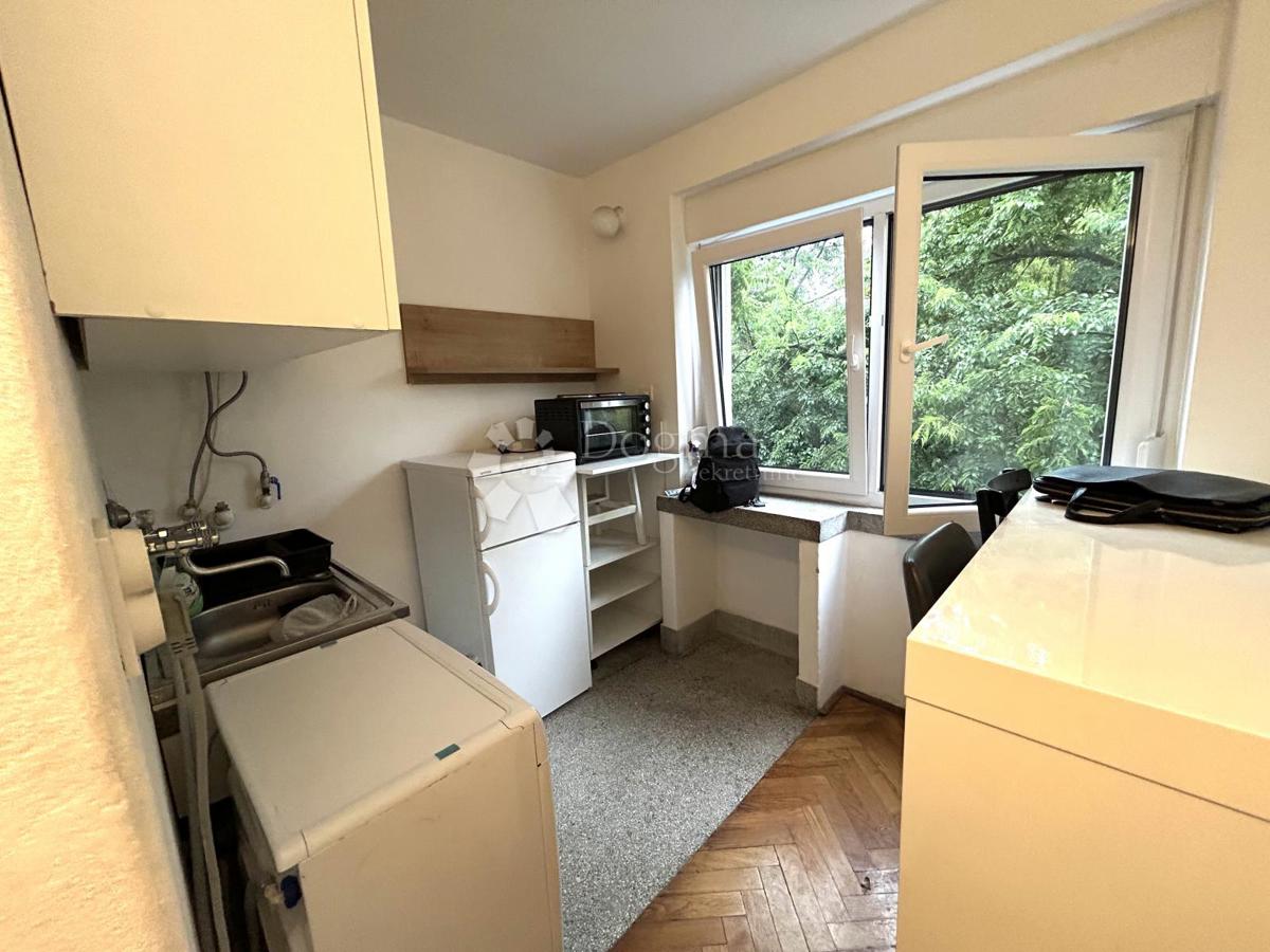 Allogio Folnegovićevo naselje, Peščenica - Žitnjak, 30m2