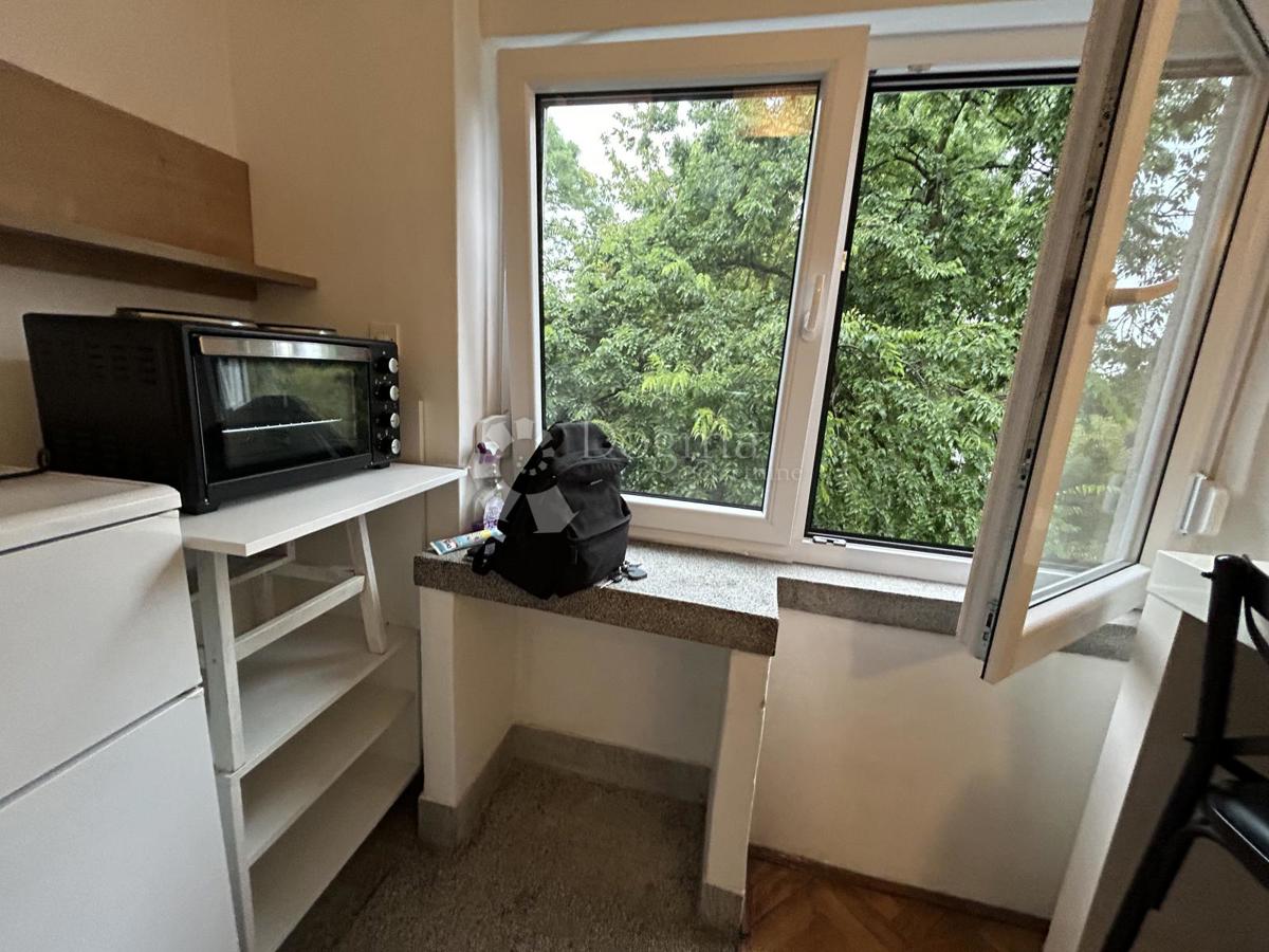 Allogio Folnegovićevo naselje, Peščenica - Žitnjak, 30m2