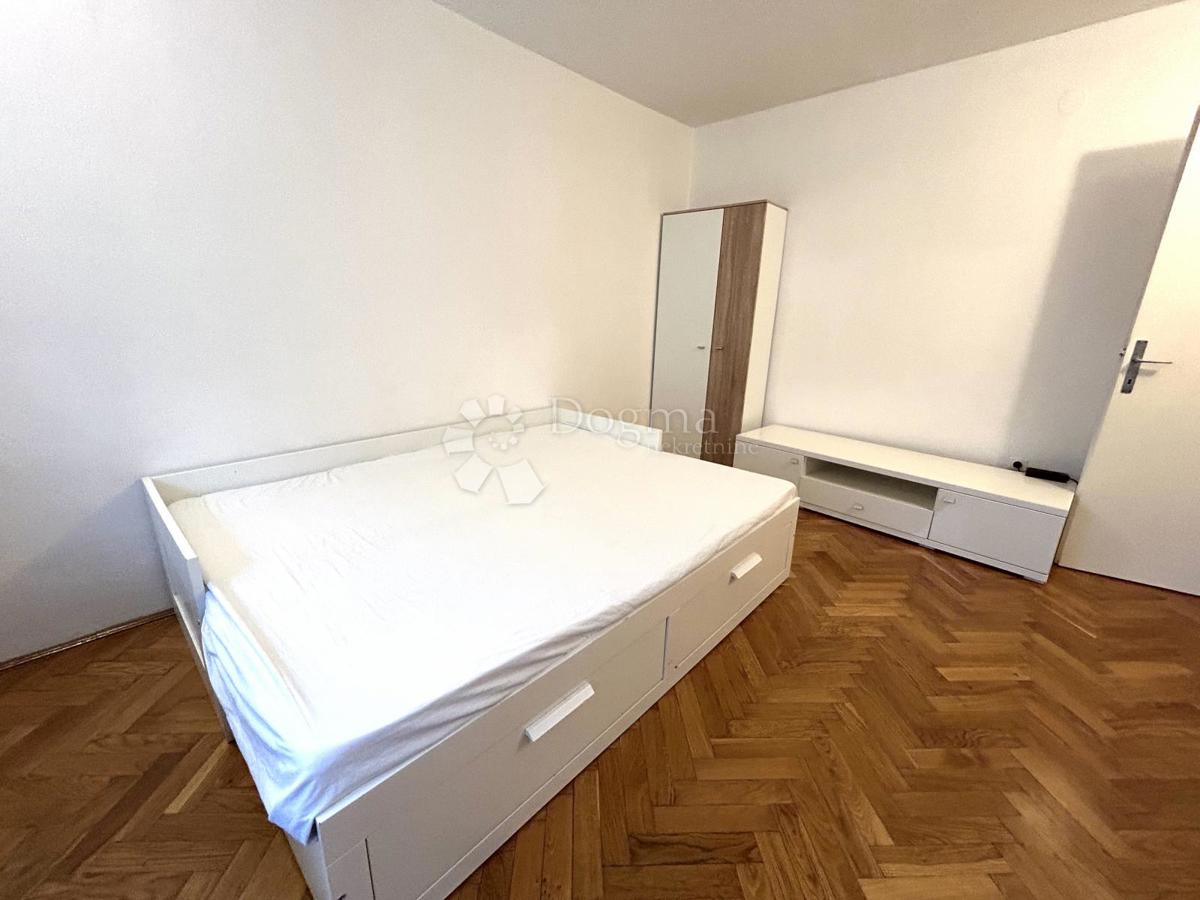 Allogio Folnegovićevo naselje, Peščenica - Žitnjak, 30m2