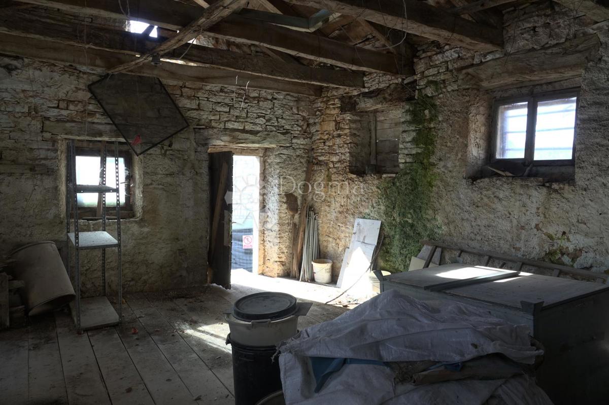 Casa in pietra da ristrutturare a Pilati