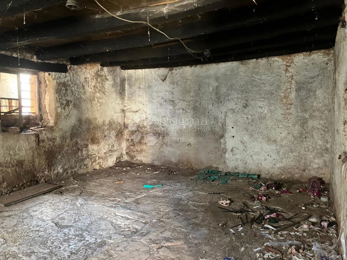 Casa in pietra da ristrutturare a Pilati