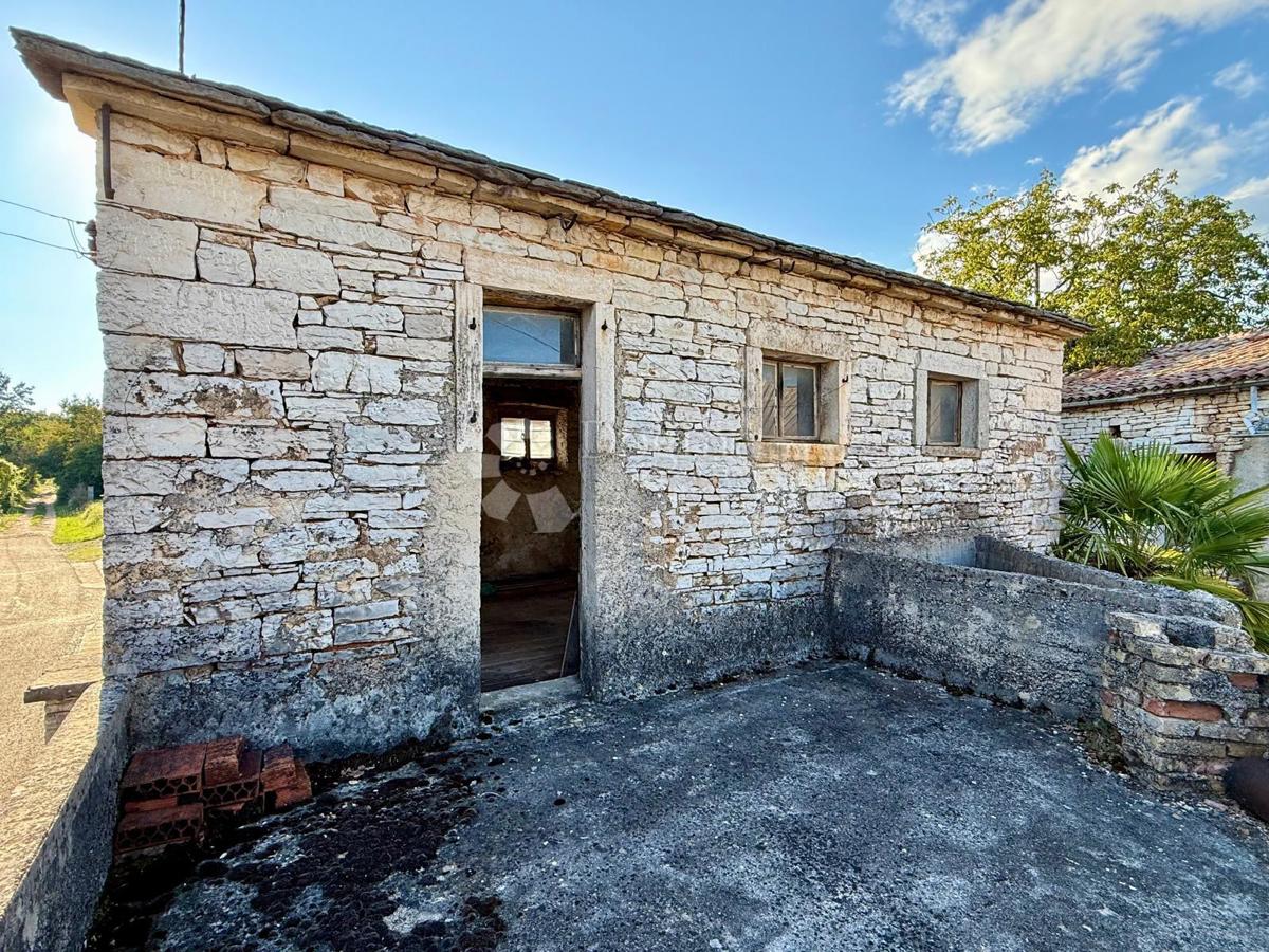 Casa in pietra da ristrutturare a Pilati