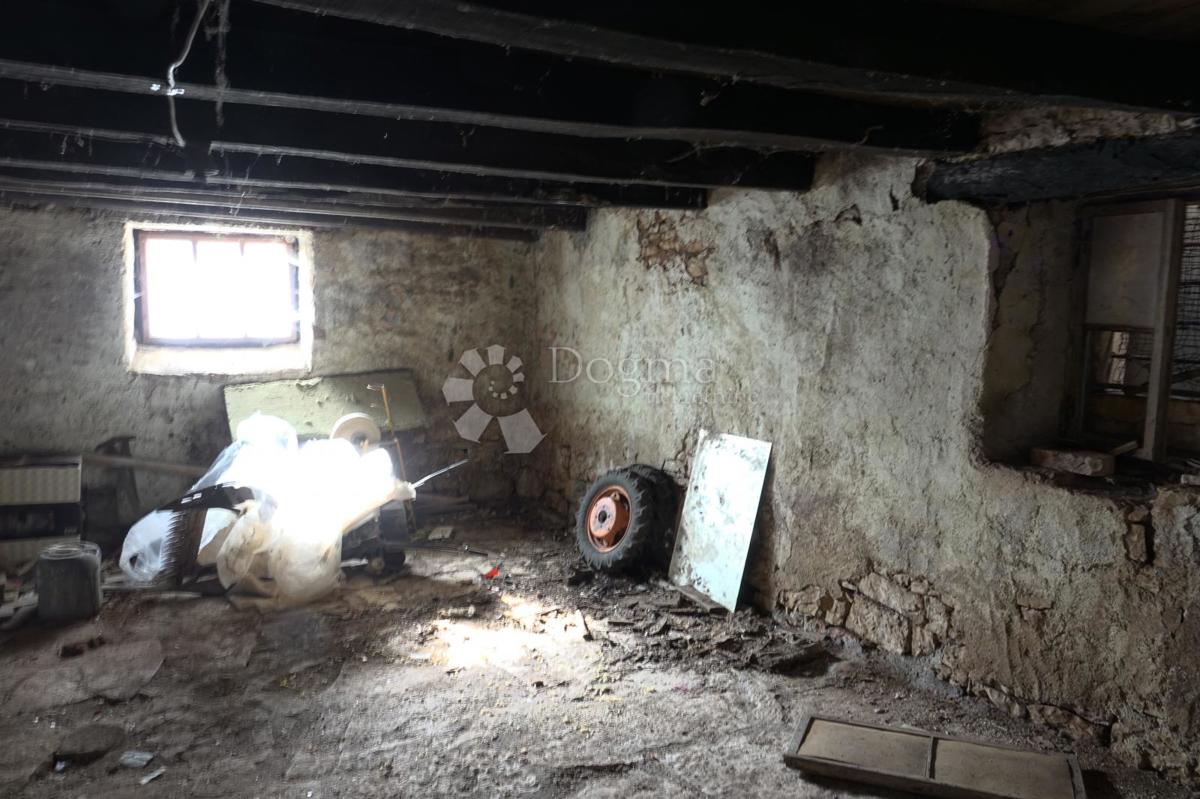 Casa in pietra da ristrutturare a Pilati