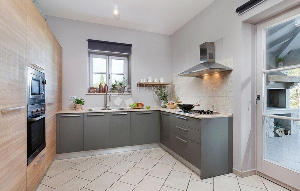 Casa Divšići, Marčana, 220m2