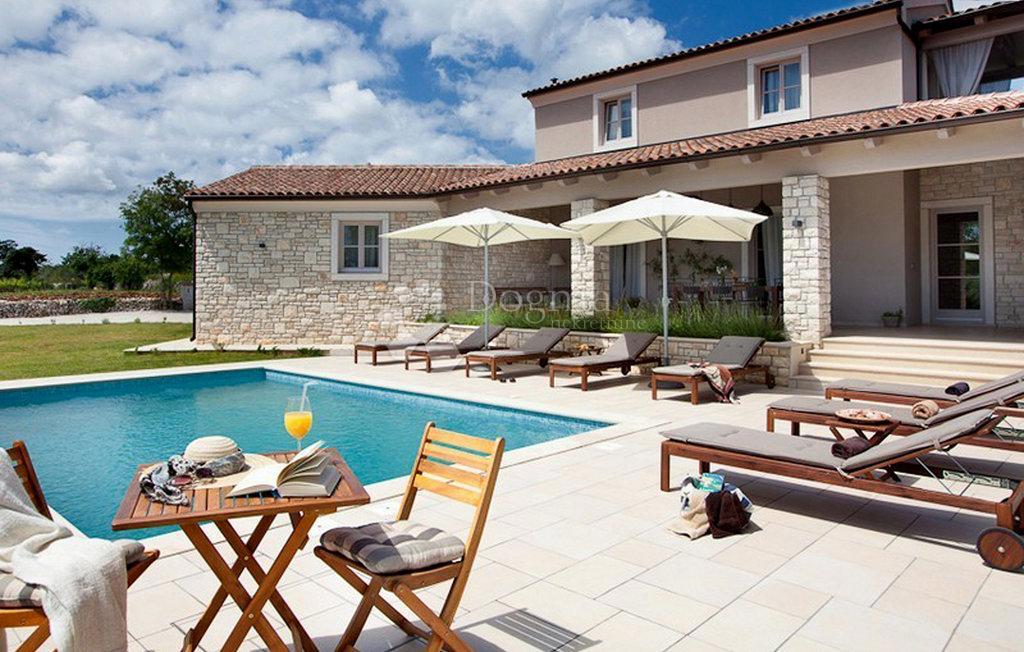 Casa Divšići, Marčana, 220m2