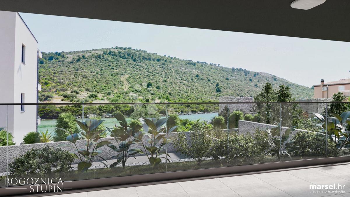 ROGOZNICA - NUOVO EDIFICIO MODERNO 2ª FILA DAL MARE