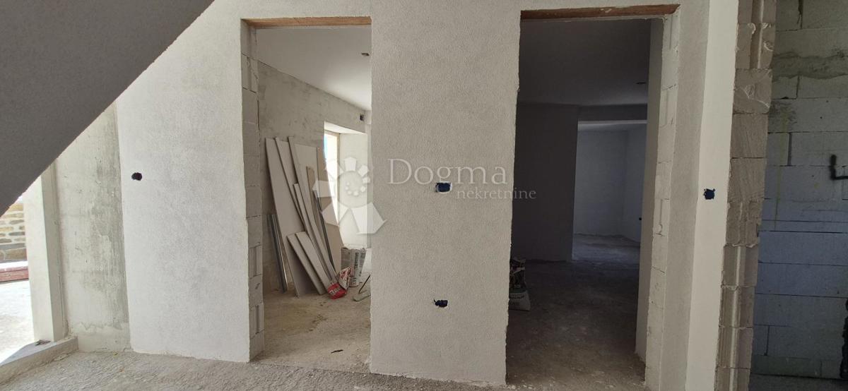 Casa in pietra ristrutturata vicino a Momiano