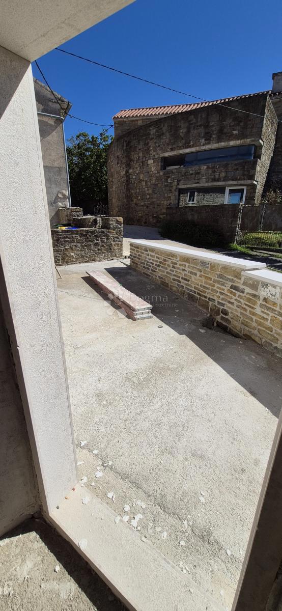 Casa in pietra ristrutturata vicino a Momiano