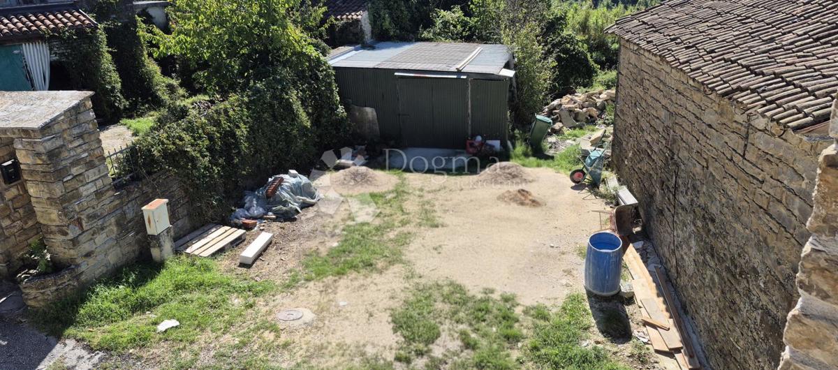 Casa in pietra ristrutturata vicino a Momiano