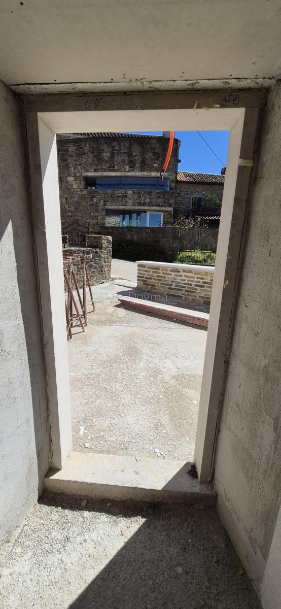 Casa in pietra ristrutturata vicino a Momiano