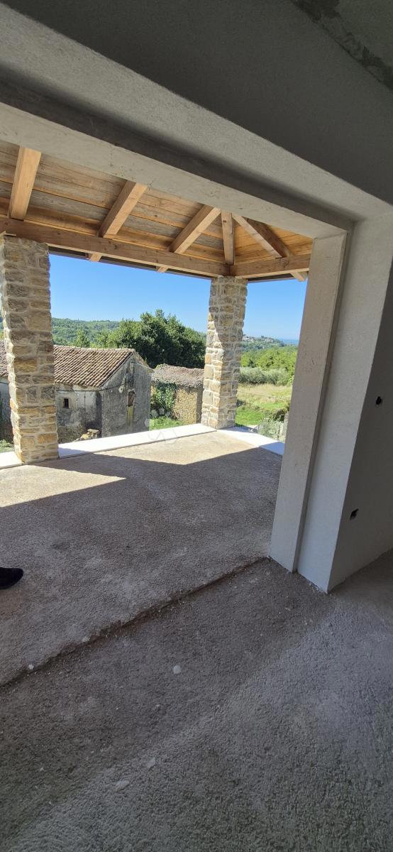 Casa in pietra ristrutturata vicino a Momiano