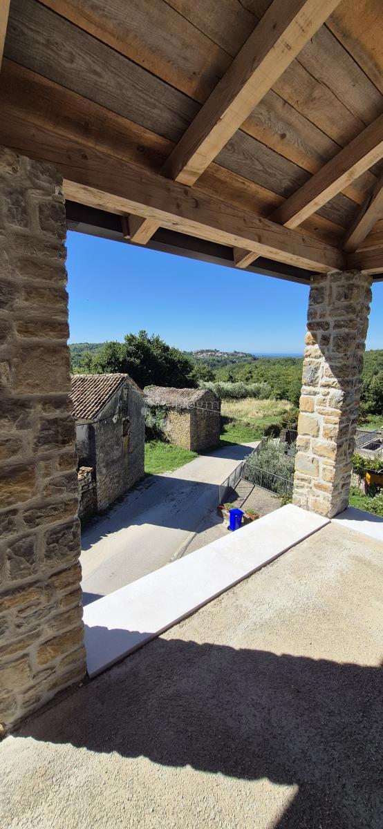 Casa in pietra ristrutturata vicino a Momiano