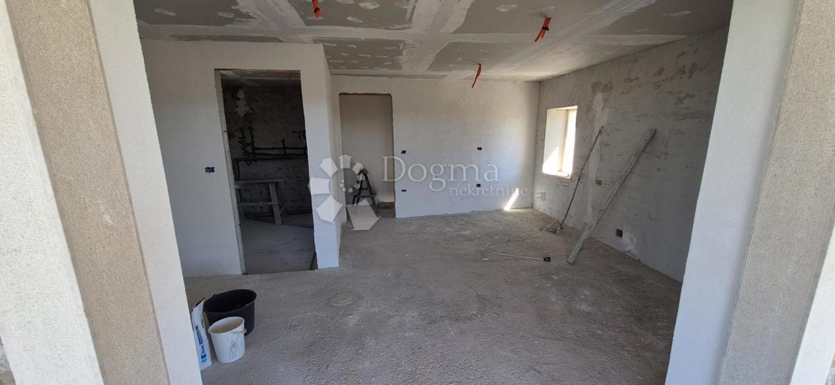 Casa in pietra ristrutturata vicino a Momiano