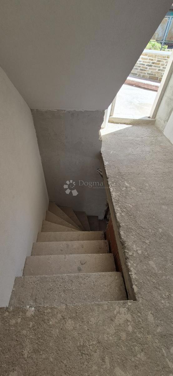 Casa in pietra ristrutturata vicino a Momiano