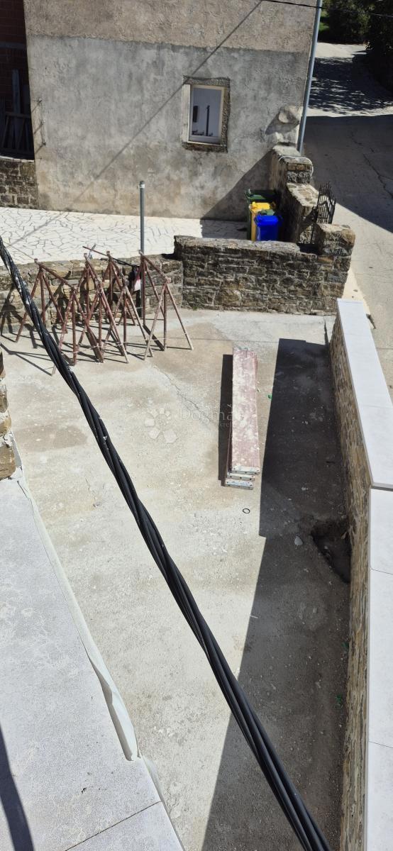 Casa in pietra ristrutturata vicino a Momiano