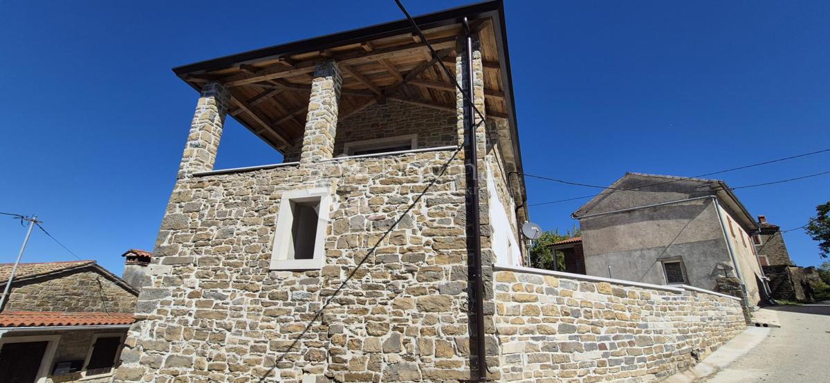 Casa in pietra ristrutturata vicino a Momiano