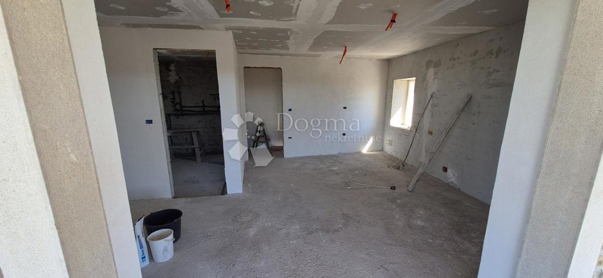 Casa in pietra ristrutturata vicino a Momiano