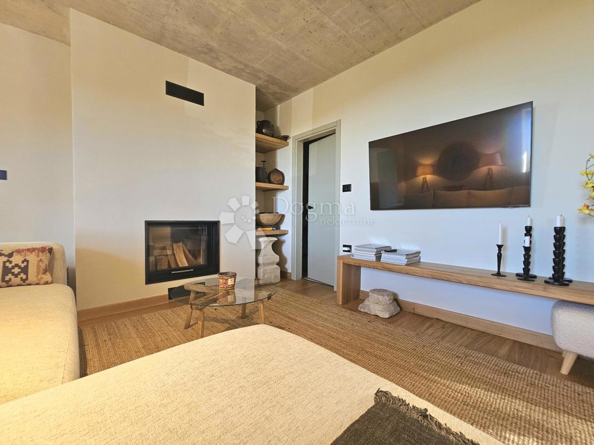 Eleganza, brutalismo e architettura istriana con vista panoramica