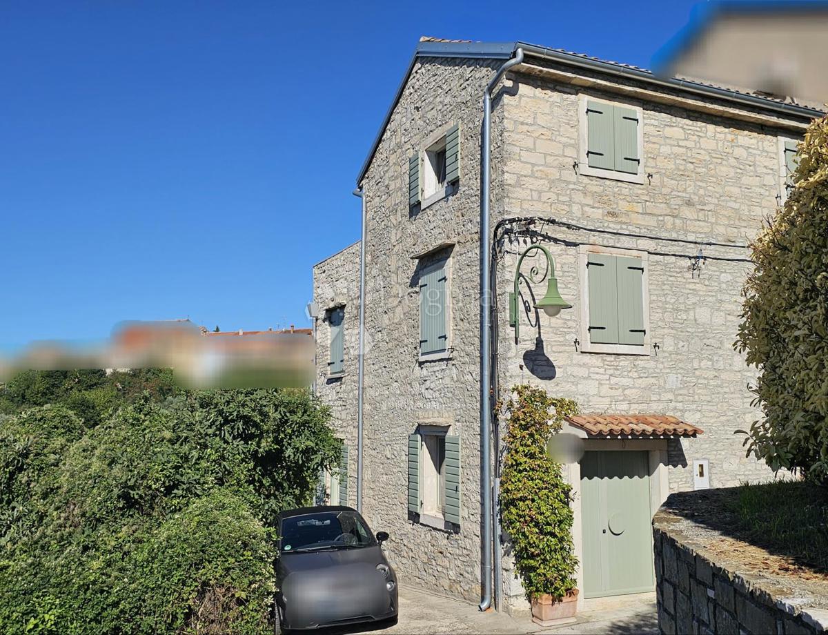 Eleganza, brutalismo e architettura istriana con vista panoramica