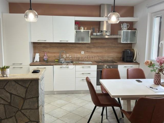 Appartamento Pinezići, Krk, 72,57m2