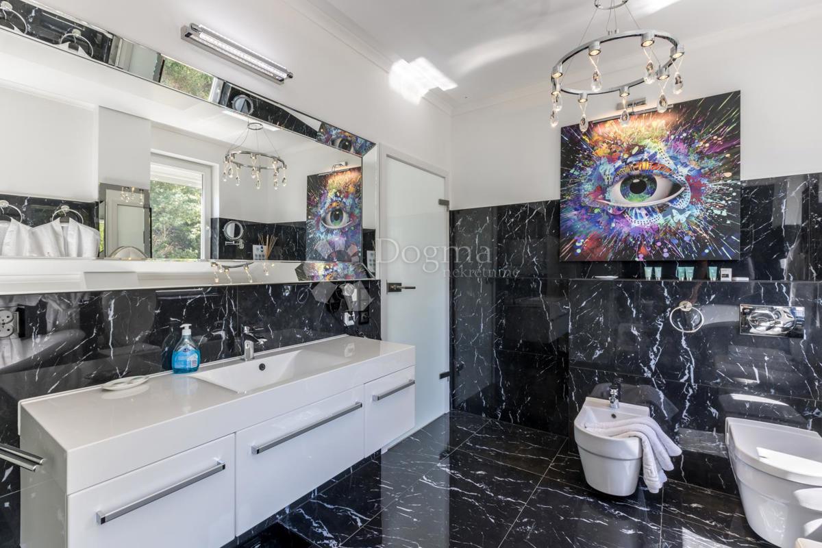 Casa Podstrana, 400m2