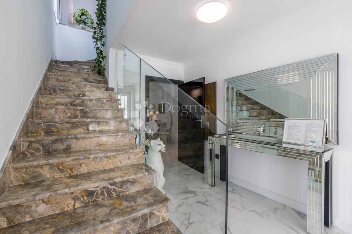 Casa Podstrana, 400m2