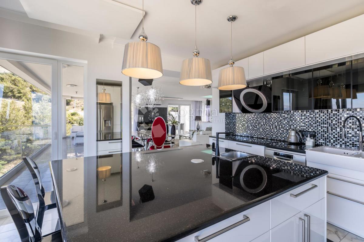 Casa Podstrana, 400m2