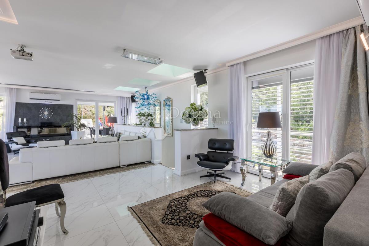 Casa Podstrana, 400m2