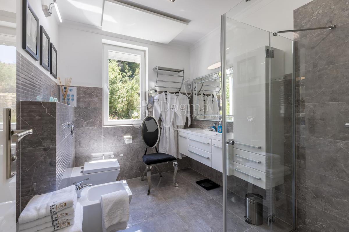 Casa Podstrana, 400m2