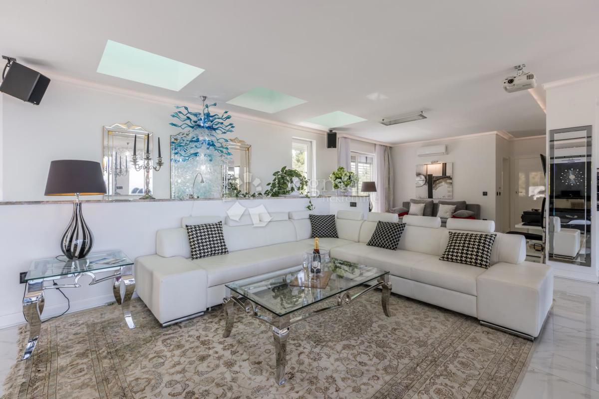 Casa Podstrana, 400m2