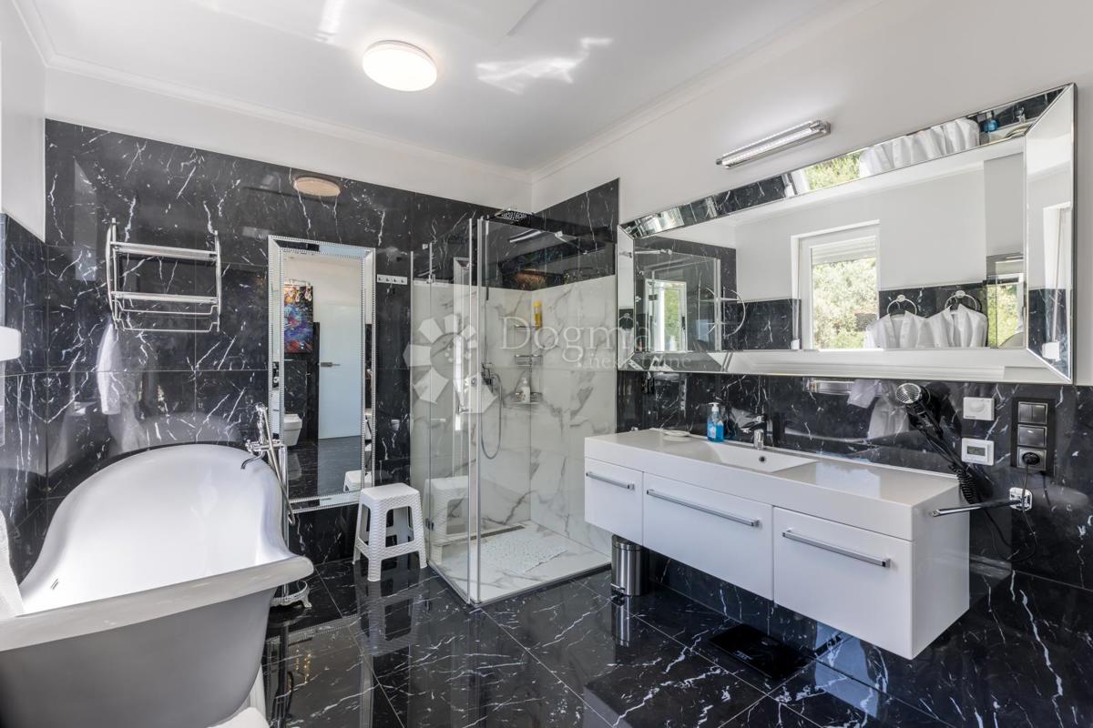 Casa Podstrana, 400m2