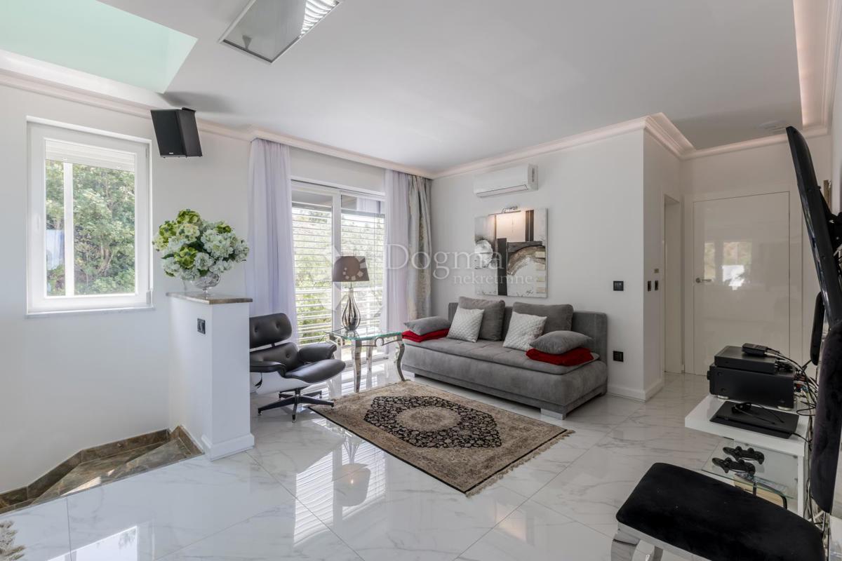 Casa Podstrana, 400m2