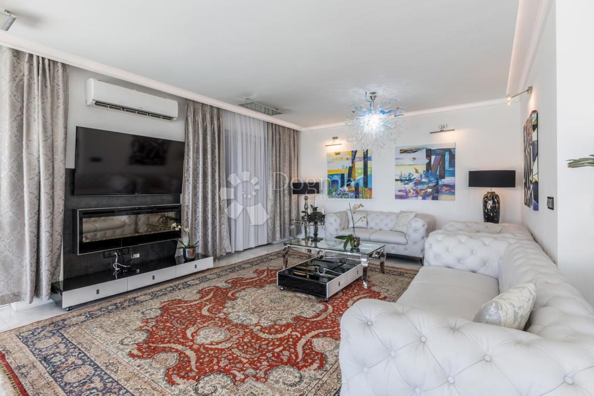 Casa Podstrana, 400m2