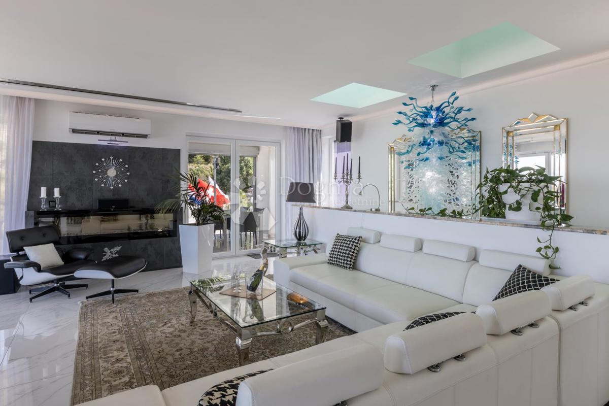 Casa Podstrana, 400m2