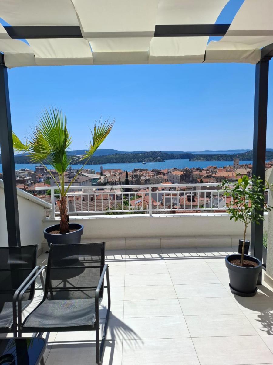 Allogio Varoš, Šibenik, 64m2