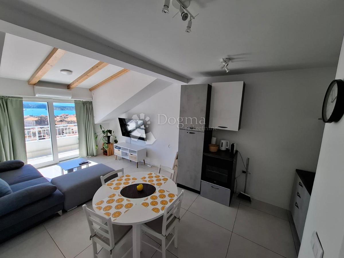 Allogio Varoš, Šibenik, 64m2