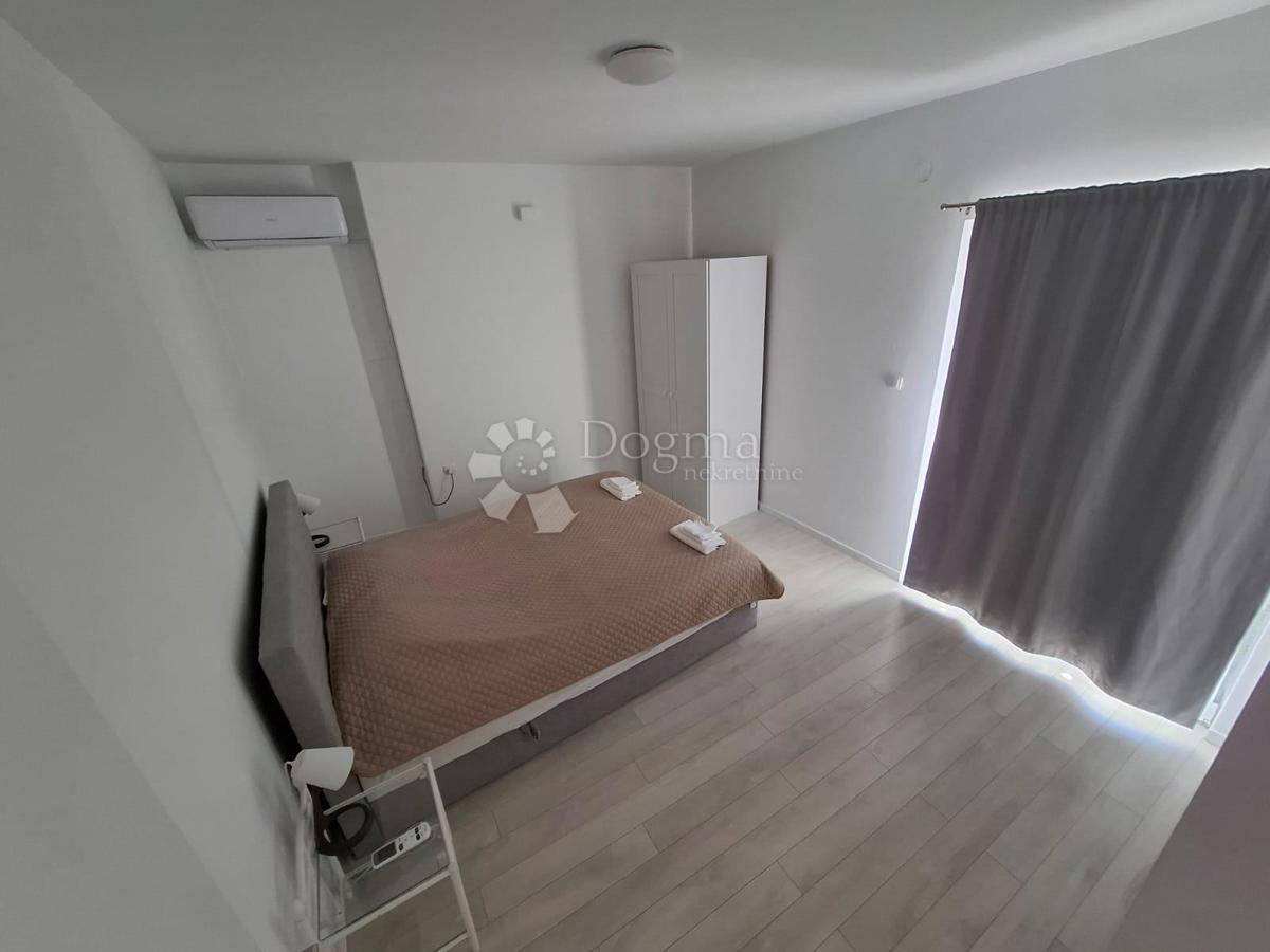 Allogio Varoš, Šibenik, 64m2