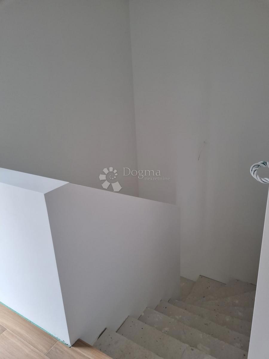 VILLA MODERNA CON PISCINA A SFIORO - Pola/Štinjan