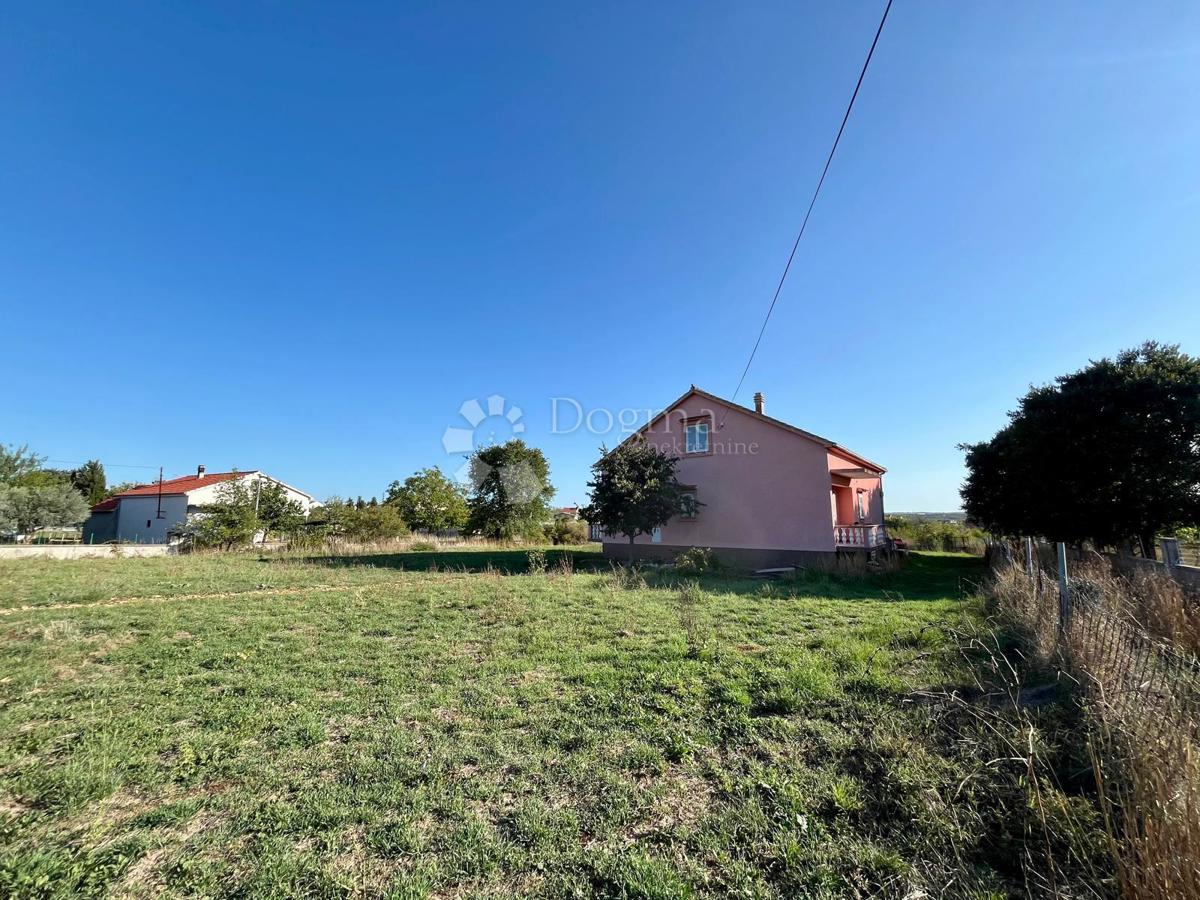 Terreno agricolo Poljica Brig, Nin, 1.200m2